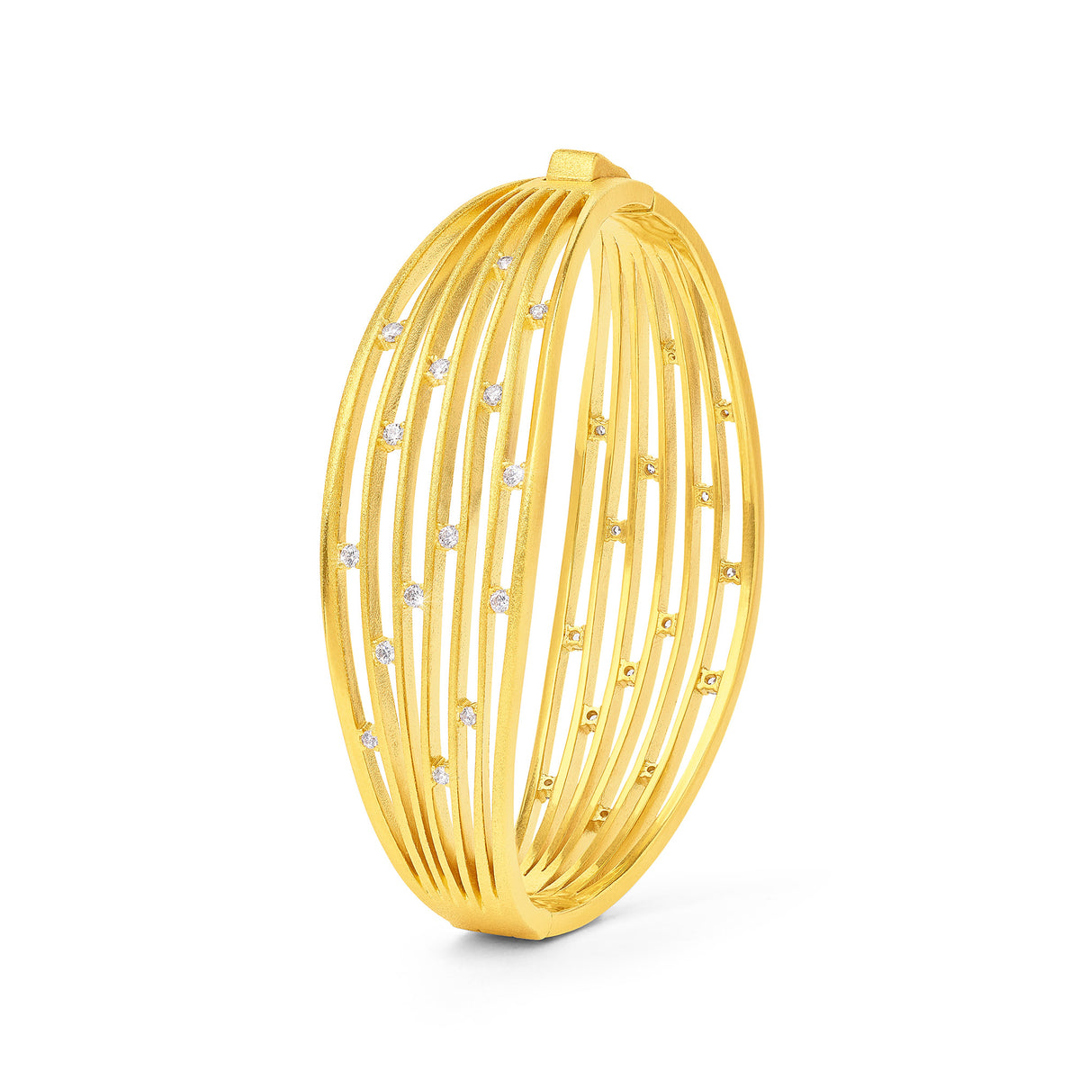 Armreif Selmo von BERND WOLF aus 24-Karat-goldplattiertem Sterlingsilber mit Zirkonia, Designlinie Sentro.