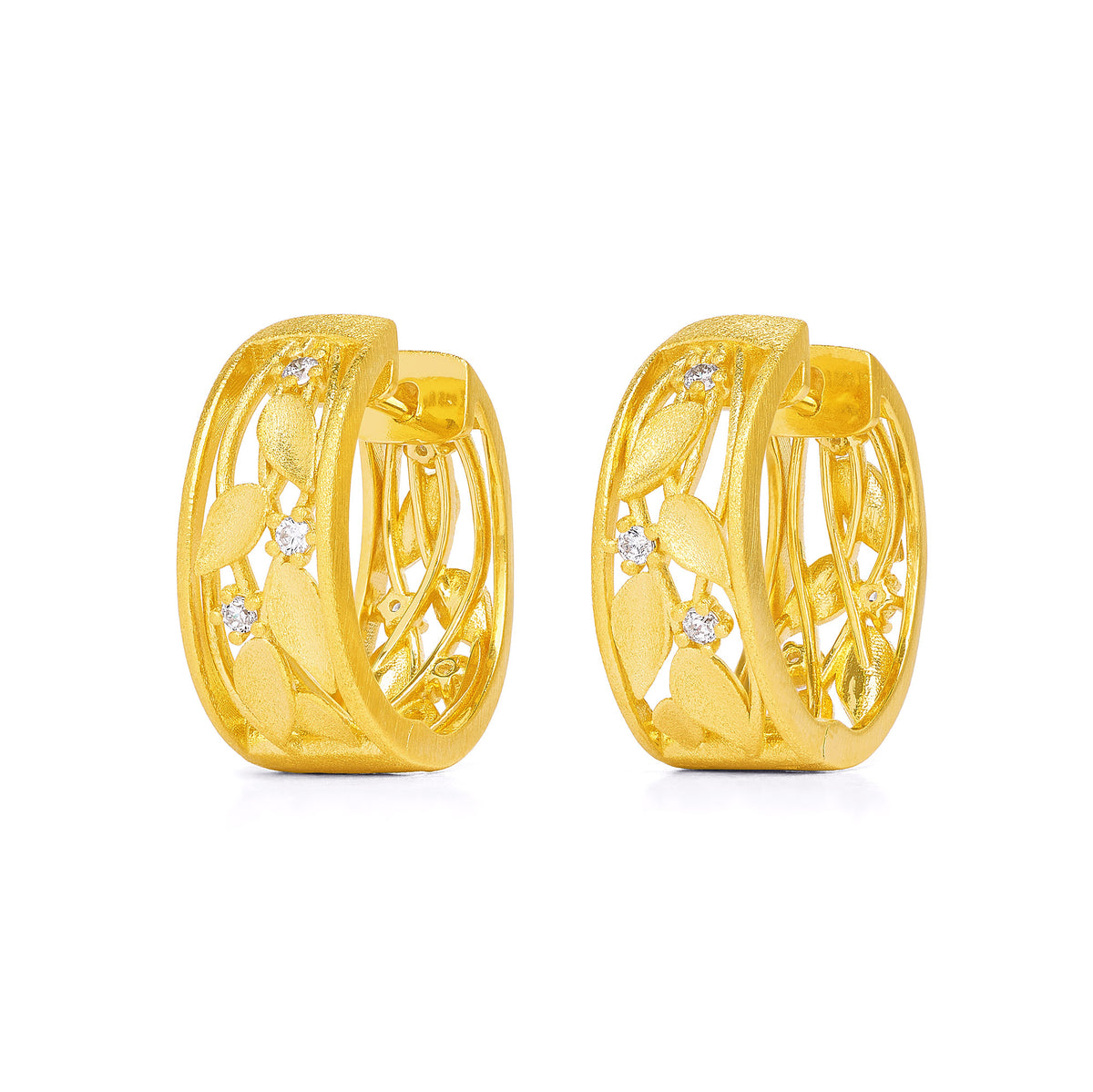 Creolen Drilias von BERND WOLF aus 24-Karat-goldplattiertem Sterlingsilber mit Zirkonia, Designlinie Leaves.