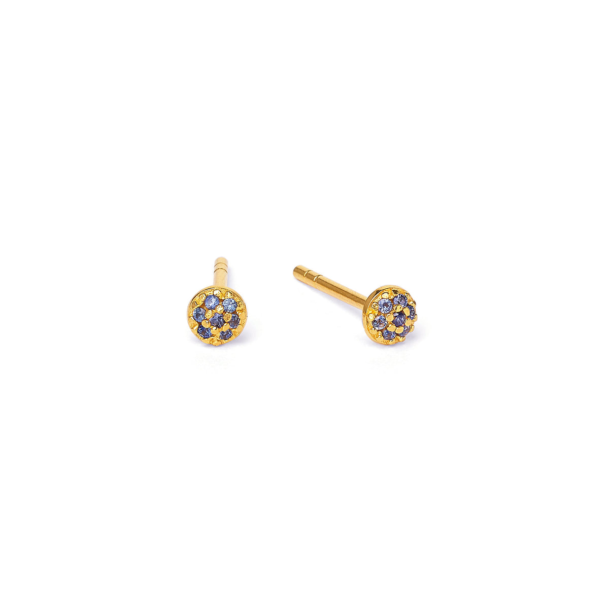 Ohrstecker Gias von BERND WOLF aus 24-Karat-goldplattiertem Sterlingsilber mit Saphir, Designlinie Basics.