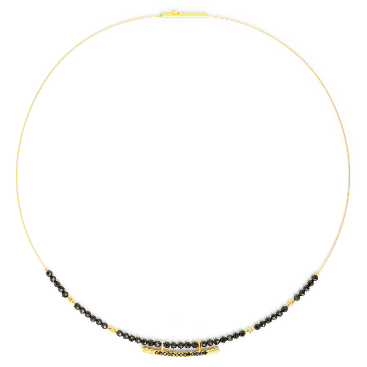 Collier von BERND WOLF aus 24-Karat-goldplattiertem Sterlingsilber mit Spinell.