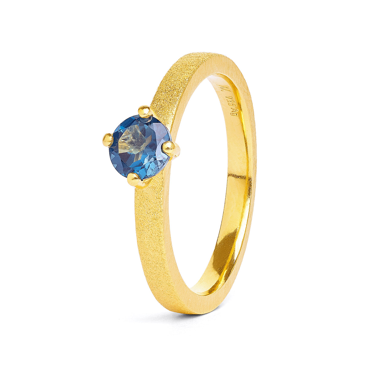 Ring Brilliani von BERND WOLF aus 24-Karat-goldplattiertem Sterlingsilber mit Topas blau, Designlinie Brilliana.