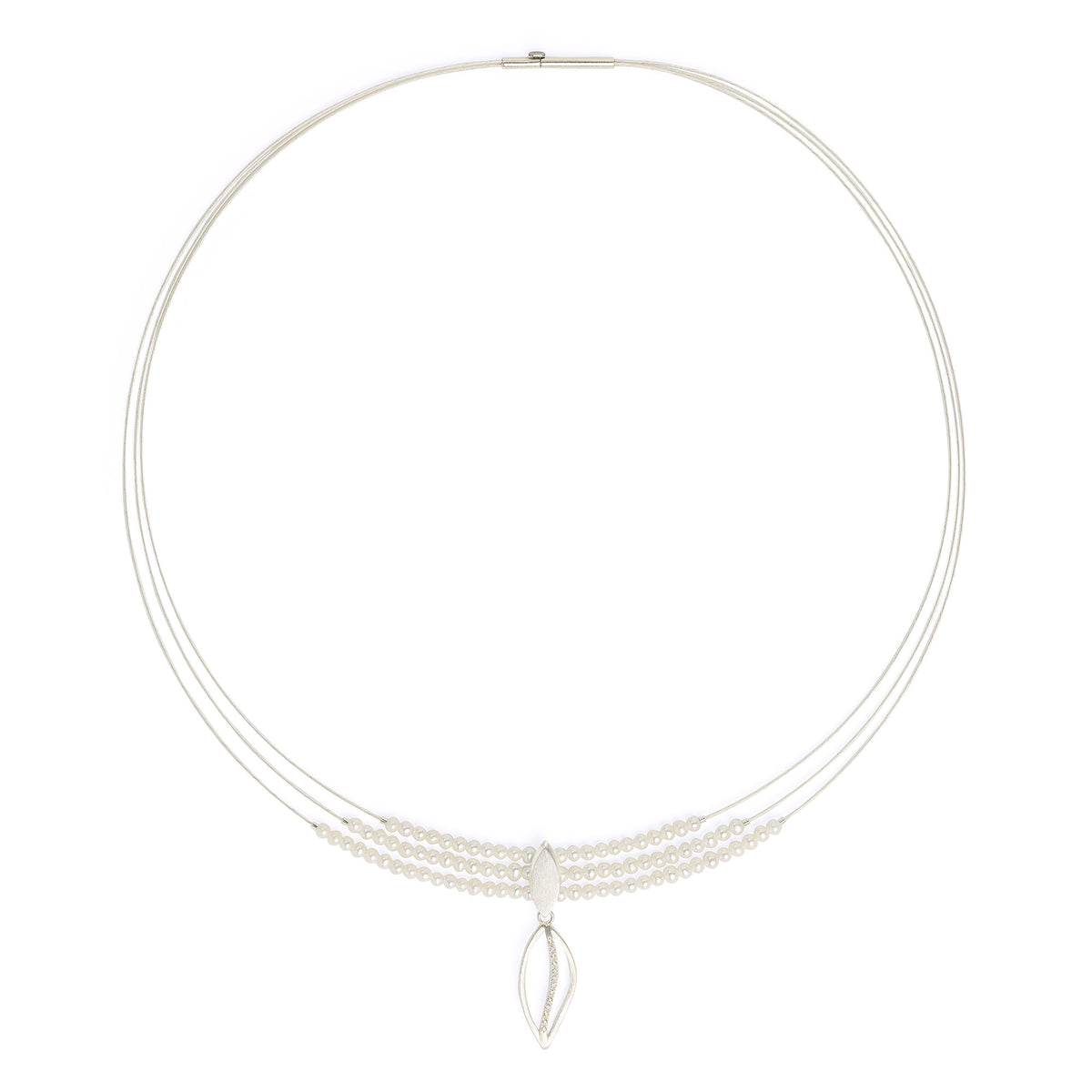 Collier Swanja von BERND WOLF mit Süßwasserperle.