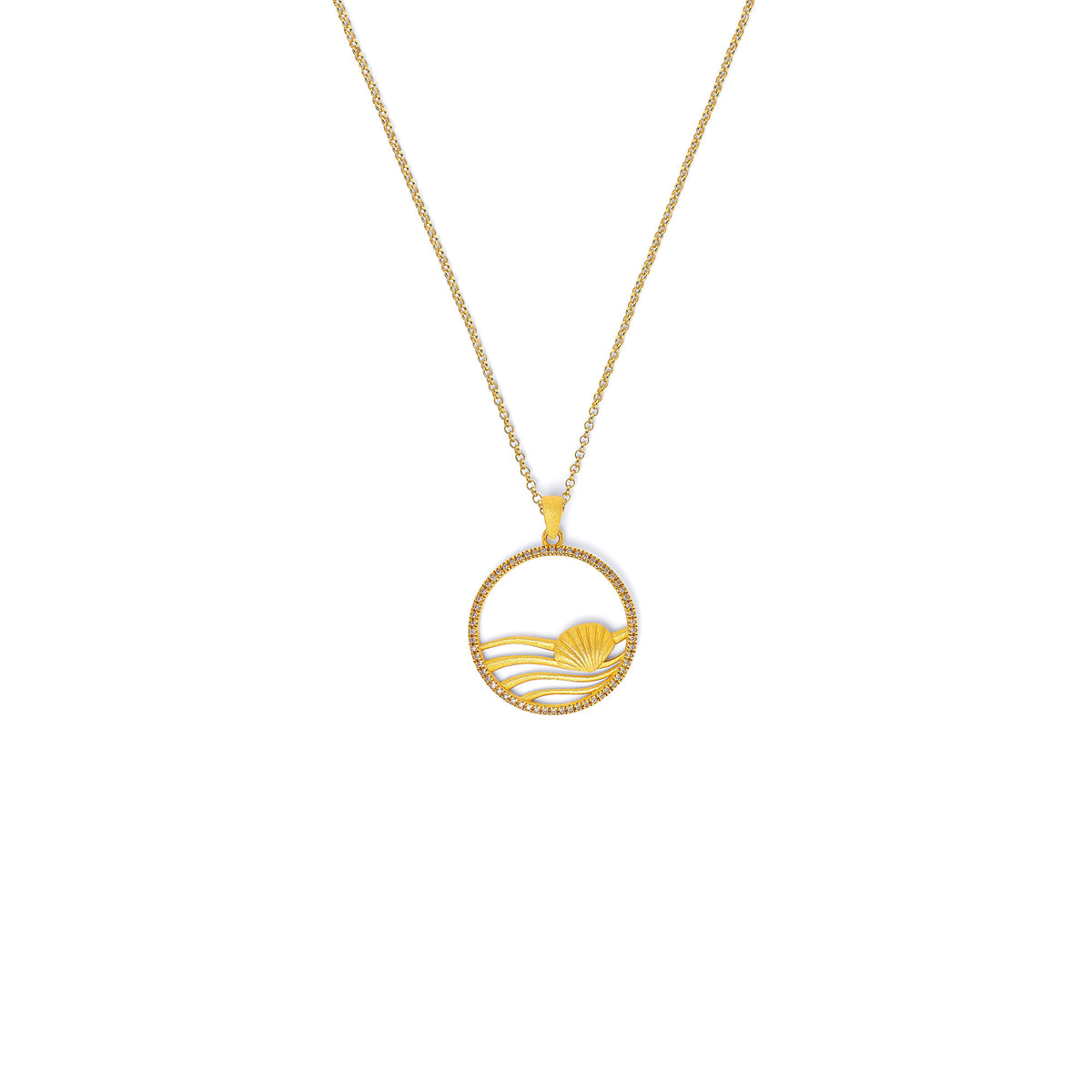 Kette mit Anhänger Scallopina von BERND WOLF aus 24-Karat-goldplattiertem Sterlingsilber mit Zirkonia, Designlinie Maritim.