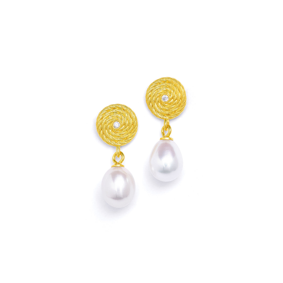 Ohrhänger Lianisa von BERND WOLF aus 24-Karat-goldplattiertem Sterlingsilber mit Süßwasserperle, Designlinie Liana.