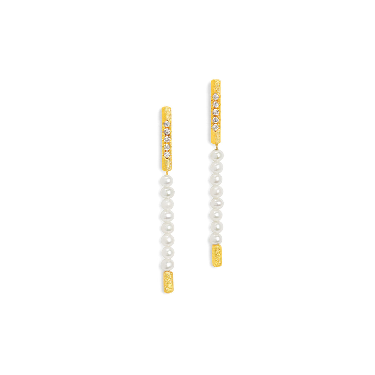 Ohrhänger Senbo von BERND WOLF aus 24-Karat-goldplattiertem Sterlingsilber mit Süßwasserperle, Designlinie Swing.