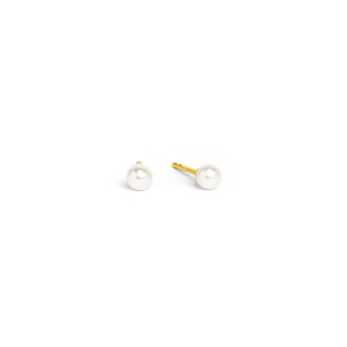 Ohrstecker Kugel von BERND WOLF aus 24-Karat-goldplattiertem Sterlingsilber mit Süßwasserperle, Designlinie Basics.