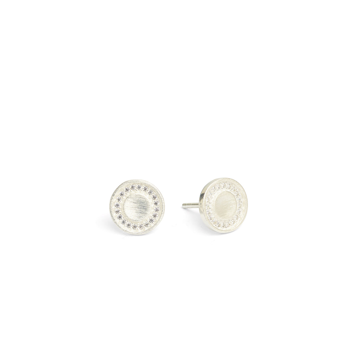 Ohrstecker Cavi von BERND WOLF aus 925er Sterlingsilber mit Zirkonia, Designlinie Concave.