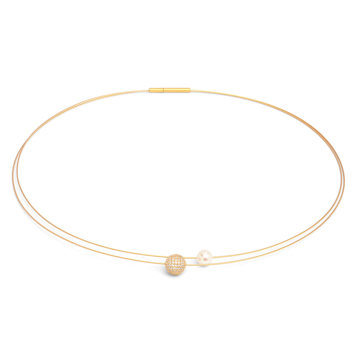 Collier Together von BERND WOLF aus 24-Karat-goldplattiertem Sterlingsilber mit Süßwasserperle, Designlinie Apasiona.