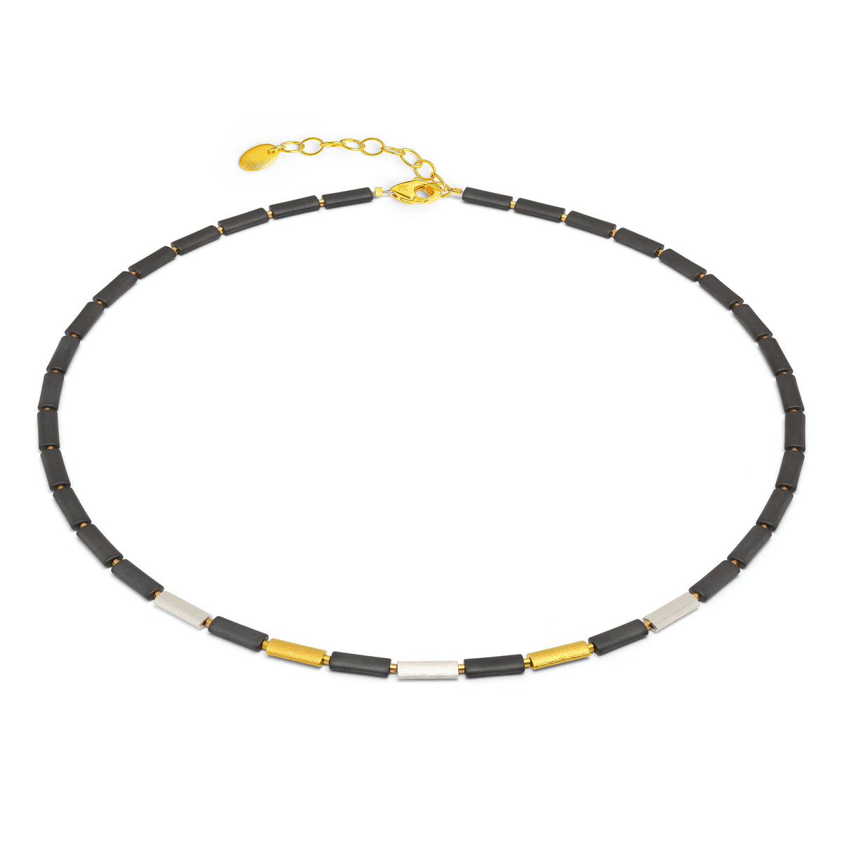 Halskette Ontario von BERND WOLF aus 24-Karat-goldplattiertem Sterlingsilber mit Hämatin matt, Designlinie Basics.