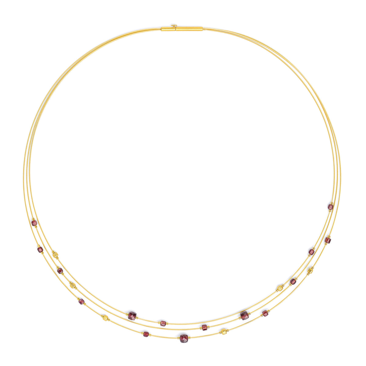 Collier Cubetinos von BERND WOLF aus 24-Karat-goldplattiertem Sterlingsilber mit Granat, Designlinie Cubes.