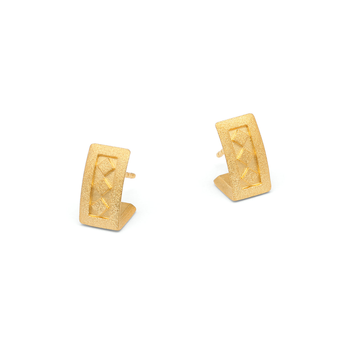 Ohrstecker Valena von BERND WOLF aus 24-Karat-goldplattiertem Sterlingsilber, Designlinie Cubes.