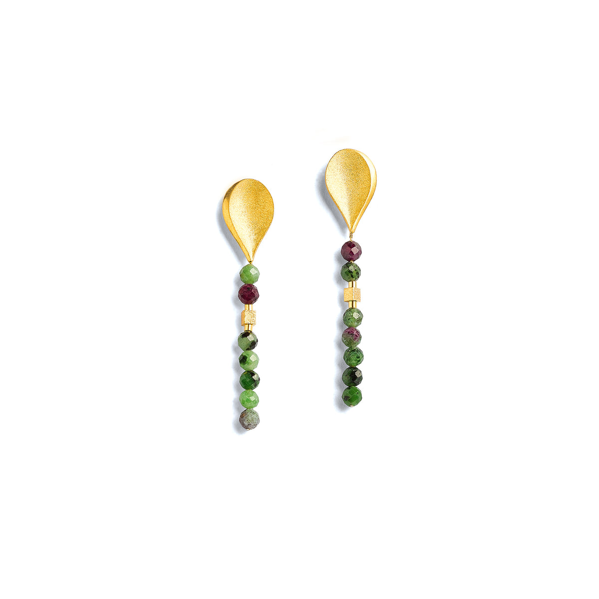 Ohrhänger Aquelli von BERND WOLF aus 24-Karat-goldplattiertem Sterlingsilber mit Rubin-Zoisit, Designlinie Aqua.