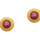 Ohrstecker Disci von BERND WOLF aus 24-Karat-goldplattiertem Sterlingsilber mit Wurzelkoralle, Designlinie Basics.