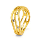 Ring Selmi von BERND WOLF aus 24-Karat-goldplattiertem Sterlingsilber mit Zirkonia, Designlinie Swing.