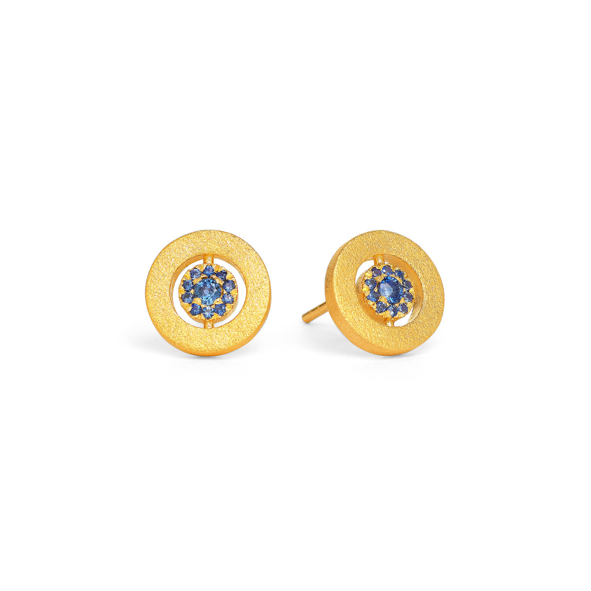 Ohrstecker Piria von BERND WOLF aus 24-Karat-goldplattiertem Sterlingsilber mit Saphir, Designlinie Pavé Saphir.