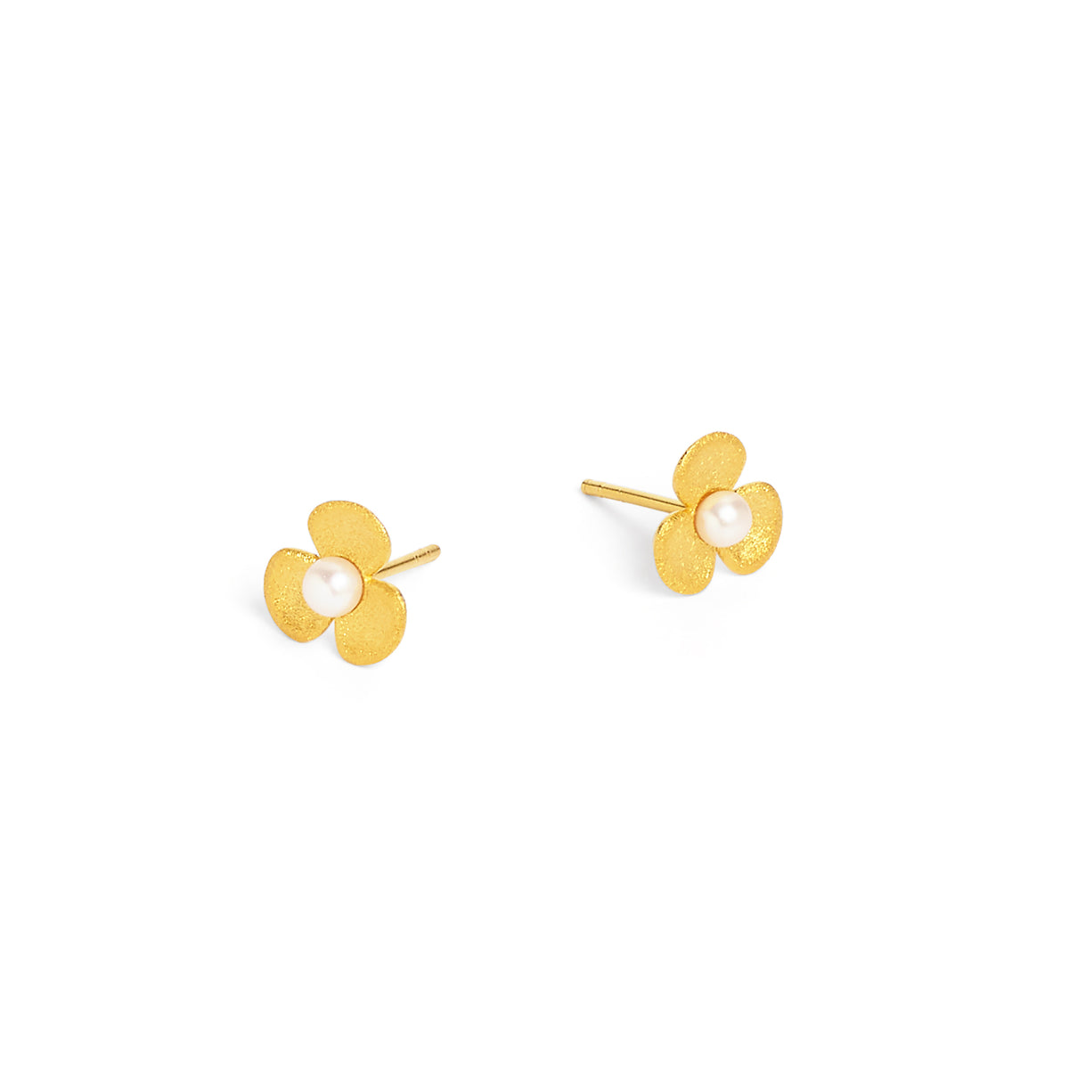 Ohrstecker Leni von BERND WOLF aus 24-Karat-goldplattiertem Sterlingsilber mit Süßwasserperle, Designlinie Flowertimes.