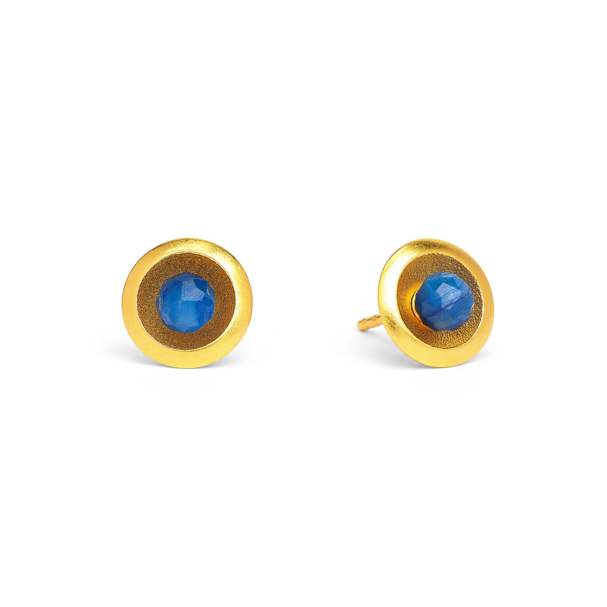 Ohrstecker Varenas von BERND WOLF aus 24-Karat-goldplattiertem Sterlingsilber mit Kyanit, Designlinie Navette.