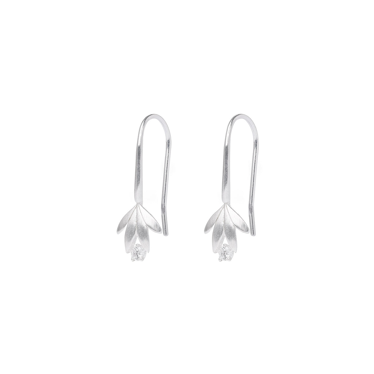 Creolen Streliu von BERND WOLF aus 925er Sterlingsilber mit Zirkonia, Designlinie Streliza.