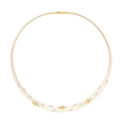 Collier Spirina von BERND WOLF aus 24-Karat-goldplattiertem Sterlingsilber mit Süßwasserperle, Designlinie Flowertimes.