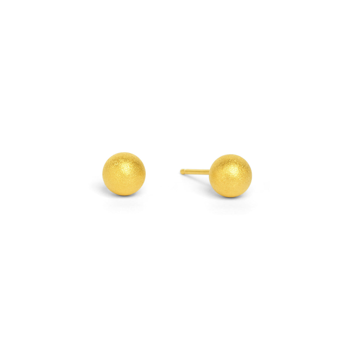 Ohrstecker Kugel von BERND WOLF aus 24-Karat-goldplattiertem Sterlingsilber, Designlinie Basics.