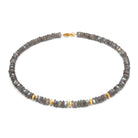 Halskette Latifa von BERND WOLF aus 24-Karat-goldplattiertem Sterlingsilber mit Labradorit, Designlinie Specials.