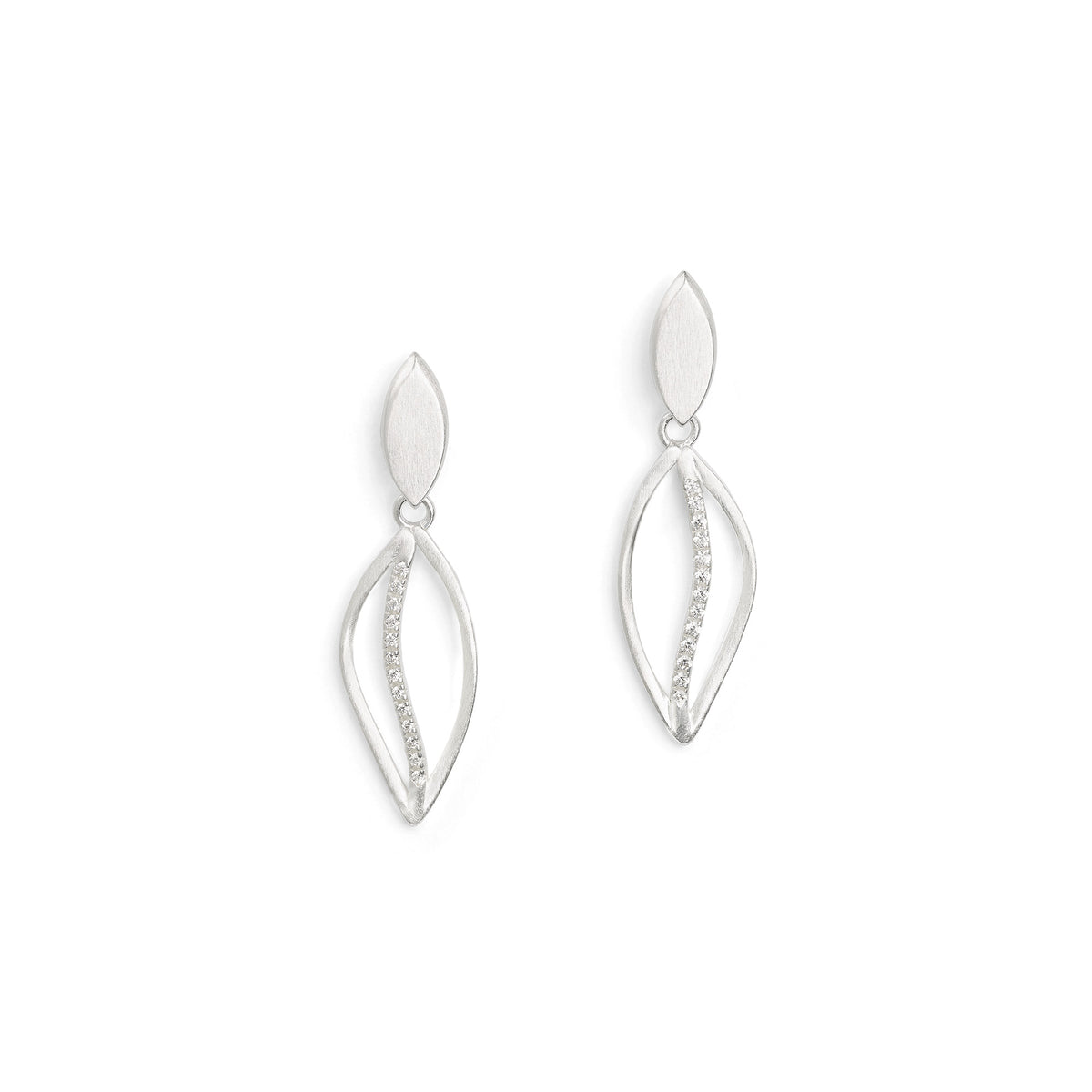 Ohrhänger Swingli von BERND WOLF aus 925er Sterlingsilber mit Zirkonia, Designlinie Sentro.