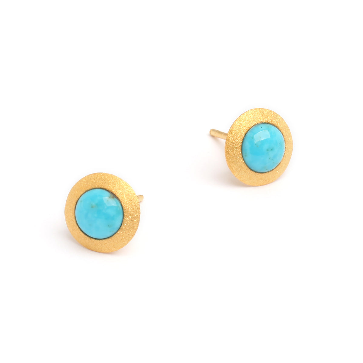 Ohrstecker Disca von BERND WOLF aus 24-Karat-goldplattiertem Sterlingsilber mit Türkis blau, Designlinie Basics.