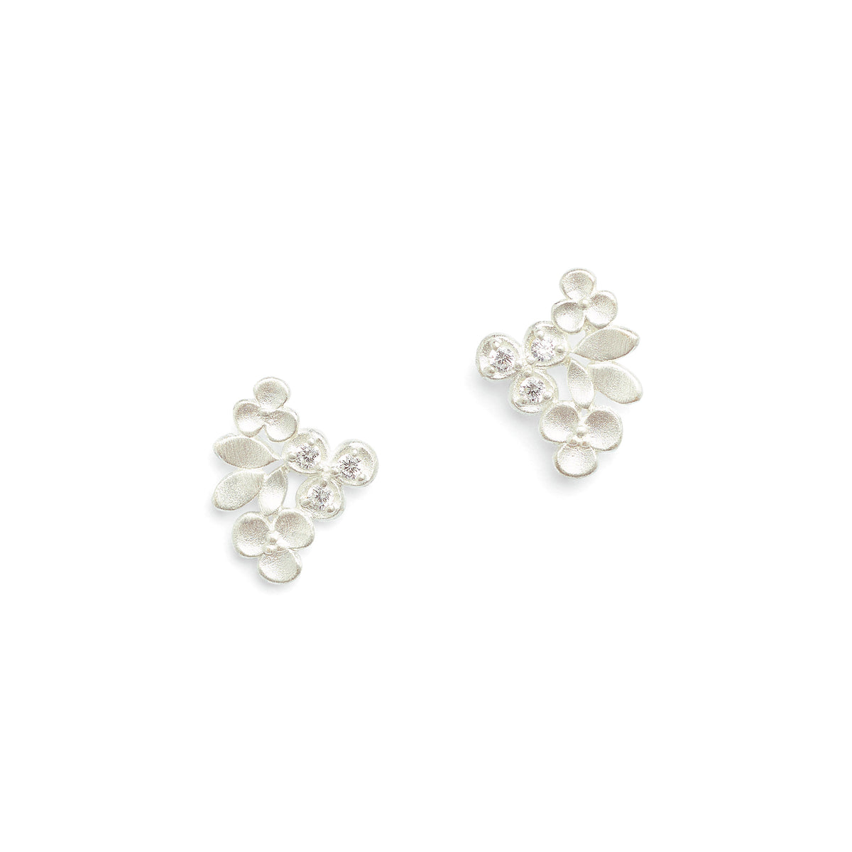 Ohrstecker Liarena von BERND WOLF aus 925er Sterlingsilber mit Zirkonia, Designlinie Flowertimes.