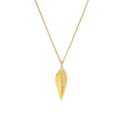 Kette mit Anhänger Feder von BERND WOLF aus 24-Karat-goldplattiertem Sterlingsilber mit Zirkonia, Designlinie Feather.