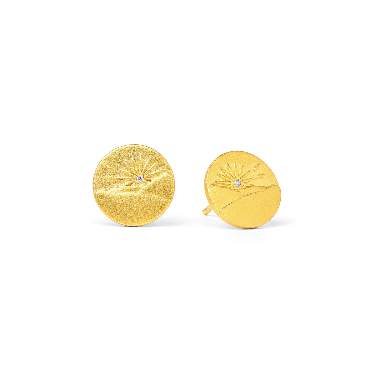 Ohrstecker Bergsonne von BERND WOLF aus 24-Karat-goldplattiertem Sterlingsilber mit Zirkonia, Designlinie Sun&Moon.