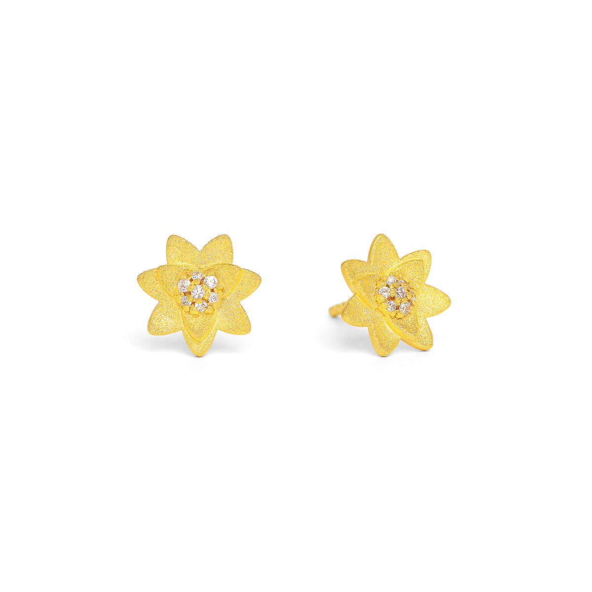 Ohrstecker Hortina von BERND WOLF aus 24-Karat-goldplattiertem Sterlingsilber mit Zirkonia, Designlinie Hortensia.