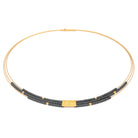 Collier Orfini von BERND WOLF aus 24-Karat-goldplattiertem Sterlingsilber mit Hämatin matt, Designlinie Mosaik.