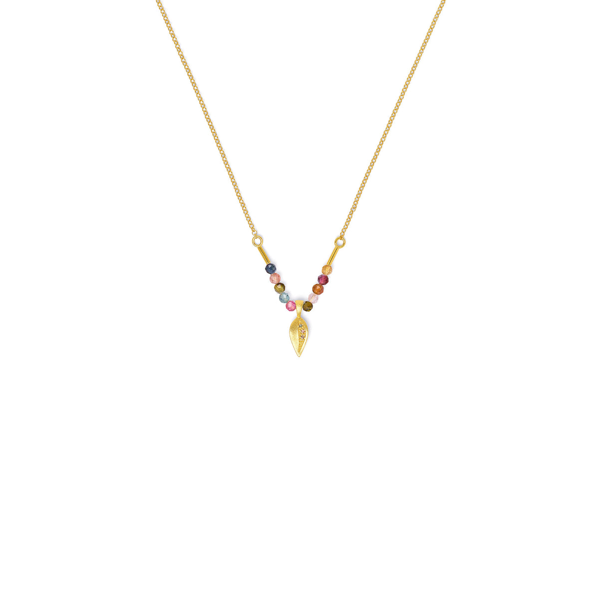 Kette mit Anhänger Libertinias von BERND WOLF aus 24-Karat-goldplattiertem Sterlingsilber mit Turmalin, Designlinie Feather.