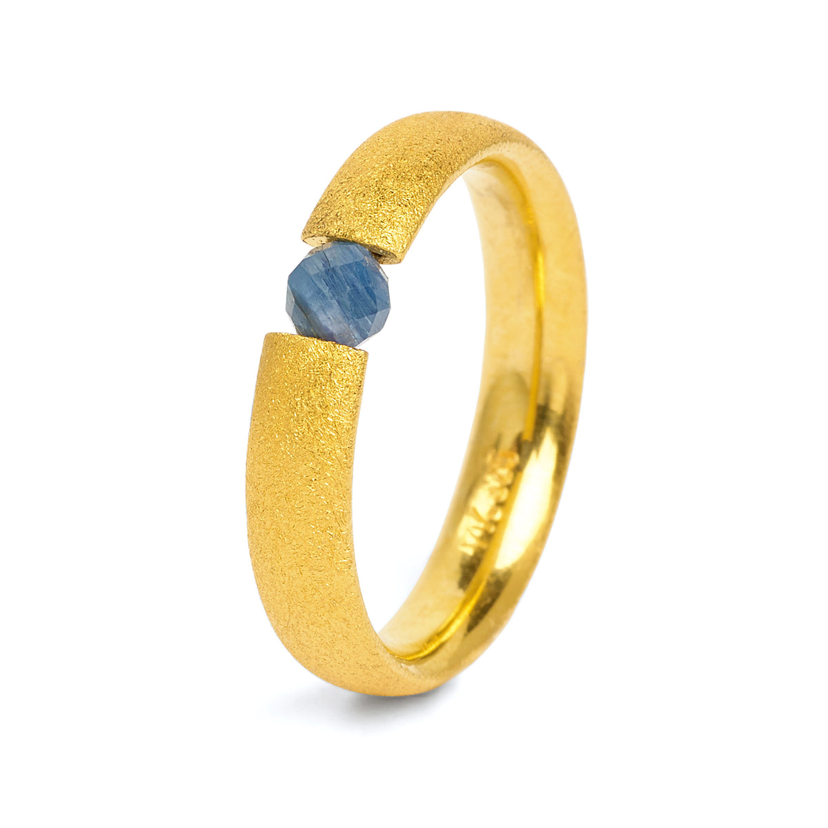 Ring Enas von BERND WOLF aus 24-Karat-goldplattiertem Sterlingsilber mit Kyanit, Designlinie Basics.