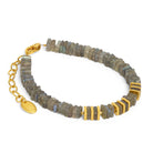 Armkette Piatola von BERND WOLF aus 24-Karat-goldplattiertem Sterlingsilber mit Labradorit, Designlinie Cubes.